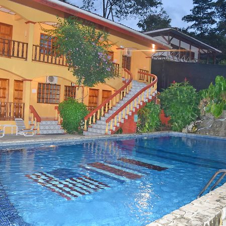 Hotel Tres Banderas Мануел Антонио Екстериор снимка