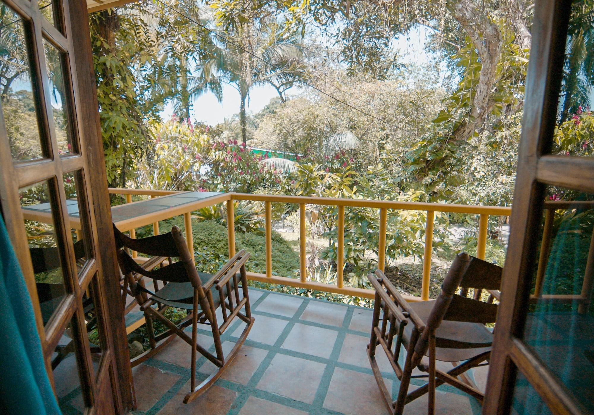 Hotel Tres Banderas Мануел Антонио Екстериор снимка