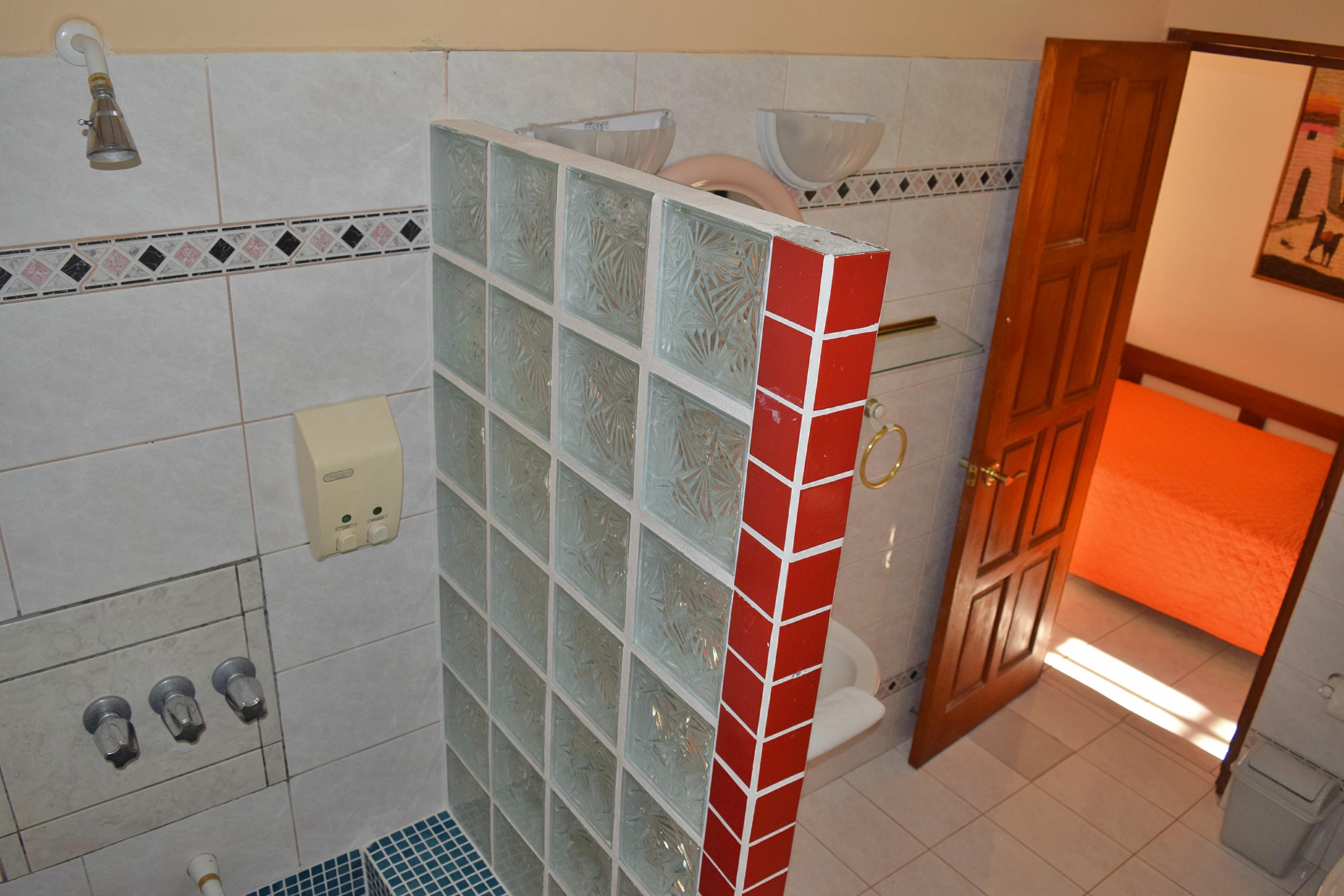 Hotel Tres Banderas Мануел Антонио Екстериор снимка