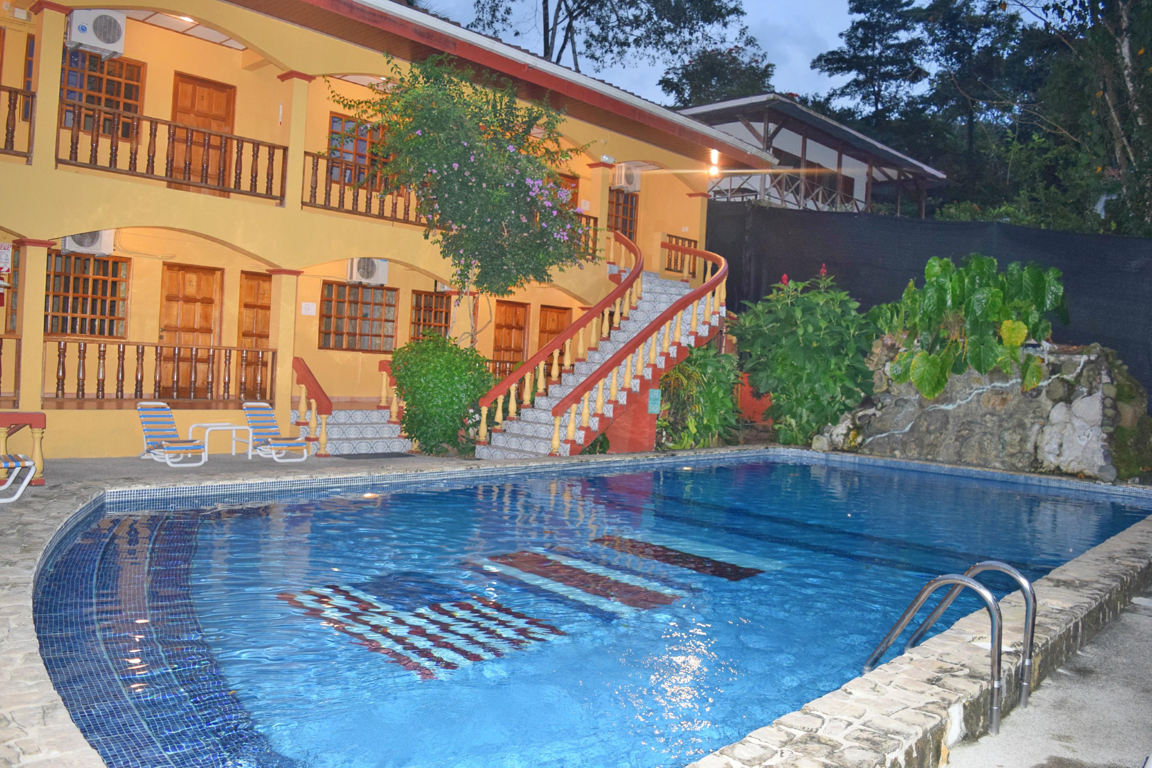 Hotel Tres Banderas Мануел Антонио Екстериор снимка
